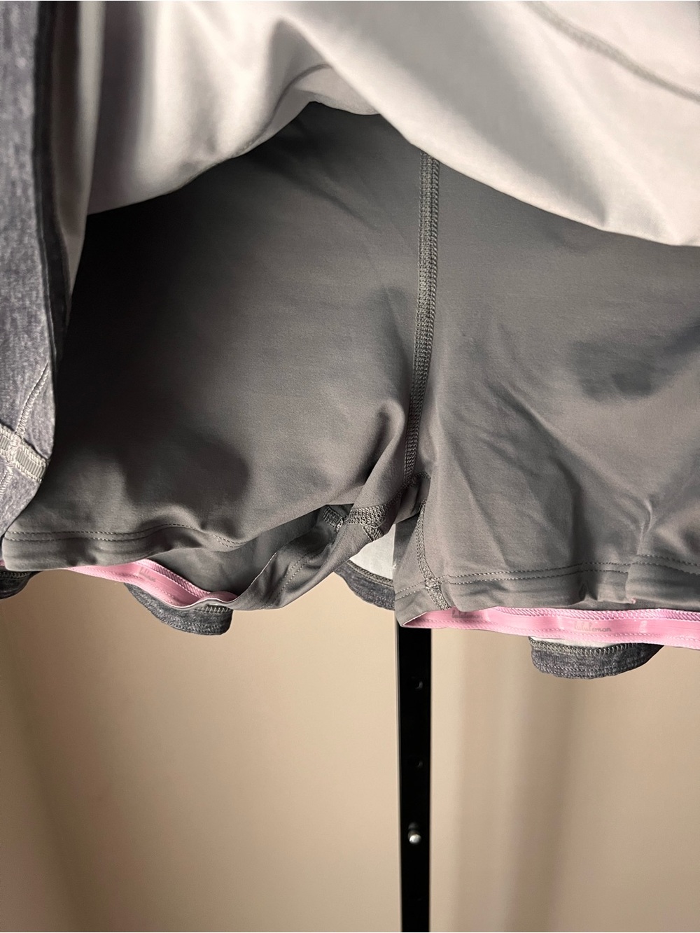 Lululemon pace rival run skirt II Athletic Pink Waistband Gray Skort - Picture 5 of 10